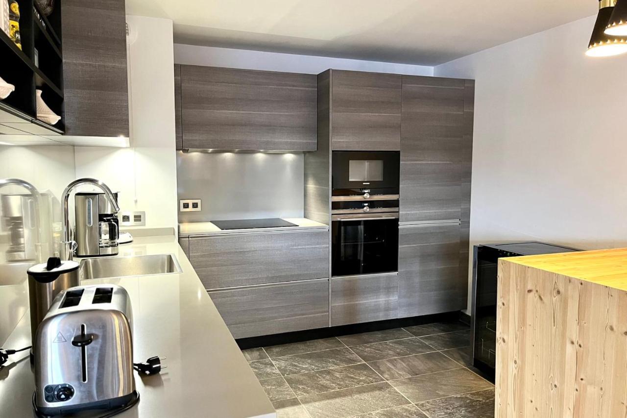 Modern At The Foot Of The Slopes In *